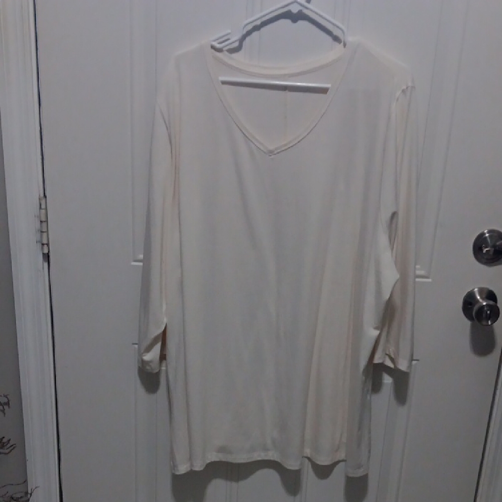 Cream V-Neck 3/4 Sleeve Top